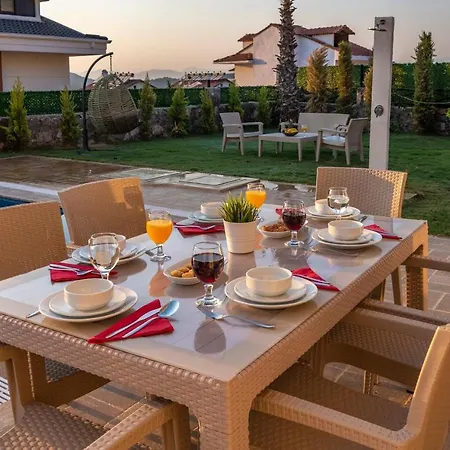 Villa Mia- 4 Bedroom Holiday In Oludeniz