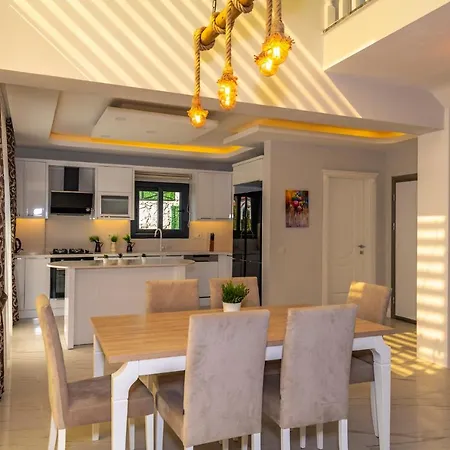 Villa Mia- 4 Bedroom Holiday In Oludeniz *