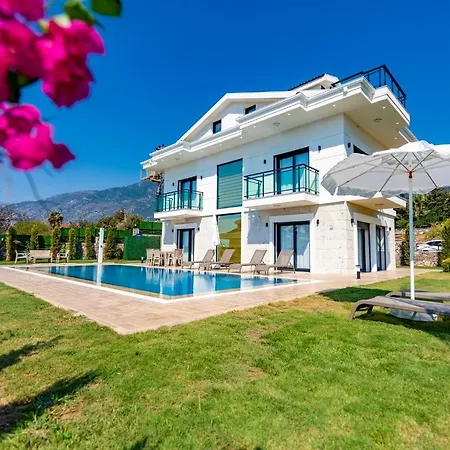 Villa Mia- 4 Bedroom Holiday In Oludeniz *