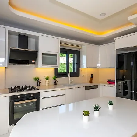 Villa Mia- 4 Bedroom Holiday In Oludeniz *