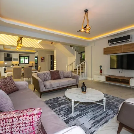Mia- 4 Bedroom Holiday In Oludeniz Villa *